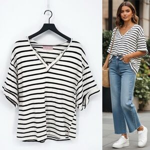 Once Upon a Dream Minimalist Stripes Heavyweight V-Neck Tee Medium